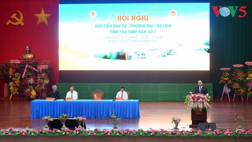 Nguyen Xuan Phuc à la conférence de promotion d’investissement à Tra Vinh - ảnh 1